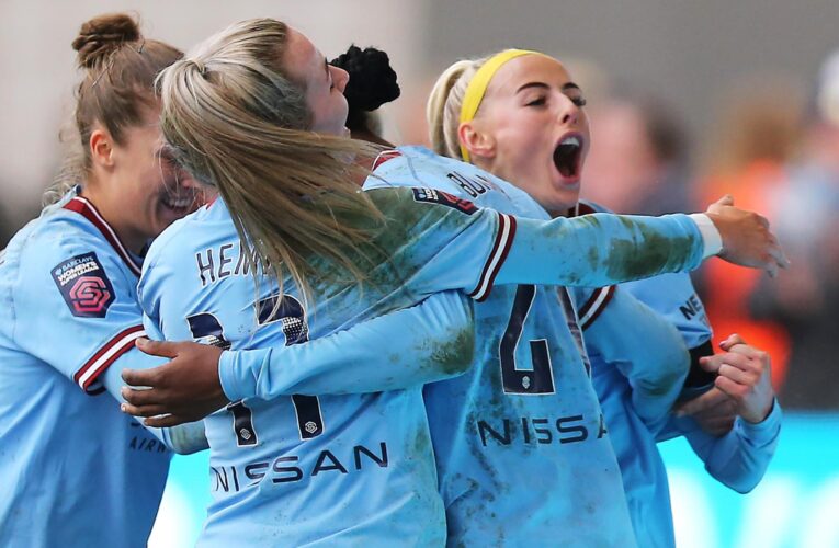 Lauren Hemp and Chloe Kelly shine as Manchester City beat Arsenal in Women’s Super League