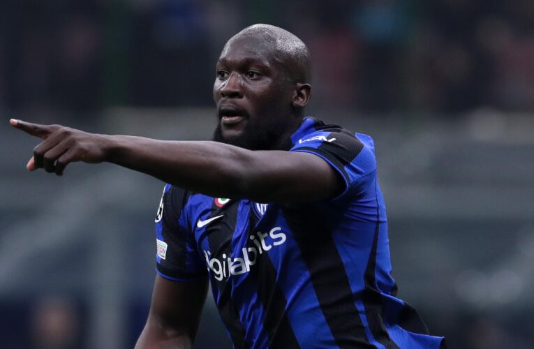 Inter Milan 1-0 Porto: Substitute Romelu Lukaku scores late in first leg after Otavio sees red for visitors