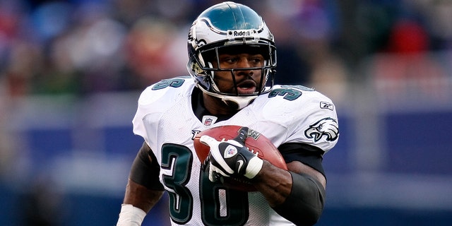 Philadelphia Eagles running back Brian Westbrook, #36, runs the ball during the game against the New York Giants on Dec. 7, 2008.