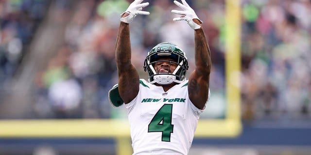 D.J. Reed #4 of the New York Jets reacts after a defensive play during the first quarter in the game against the Seattle Seahawks at Lumen Field on Jan. 1, 2023 in Seattle, Washington.