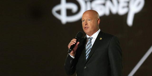 Bob Chapek, then-CEO of Disney, speaks during the opening ceremony of the Invictus Games Orlando 2016.