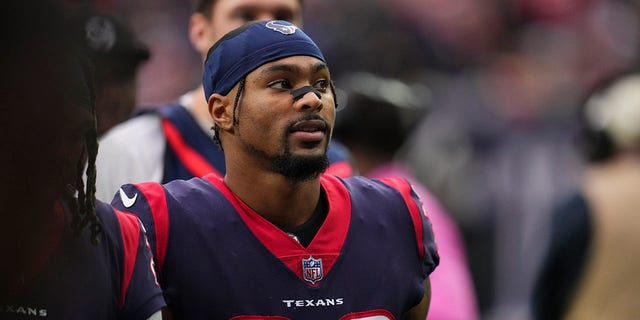 Jonathan Owens of the Houston Texans walks off of the field against the Kansas City Chiefs at NRG Stadium Dec. 18, 2022, in Houston.