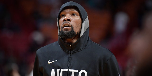 Brooklyn Nets forward Kevin Durant (7) warms up before playing the Miami Heat at FTX Arena in Miami, Fla., Jan 8, 2023.