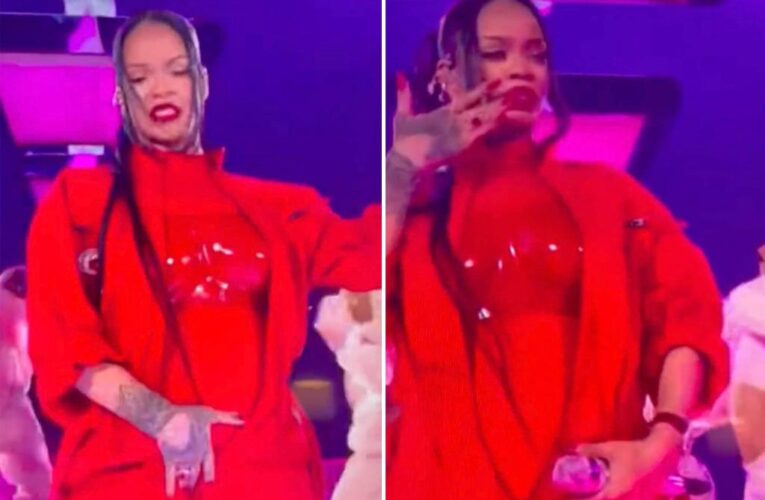 Rihanna grabs crotch, smells fingers during Super Bowl halftime show