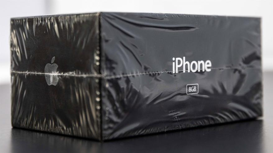 Top of iPhone box in plastic