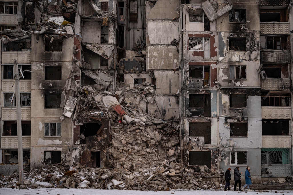 Damaged building in Ukraine.