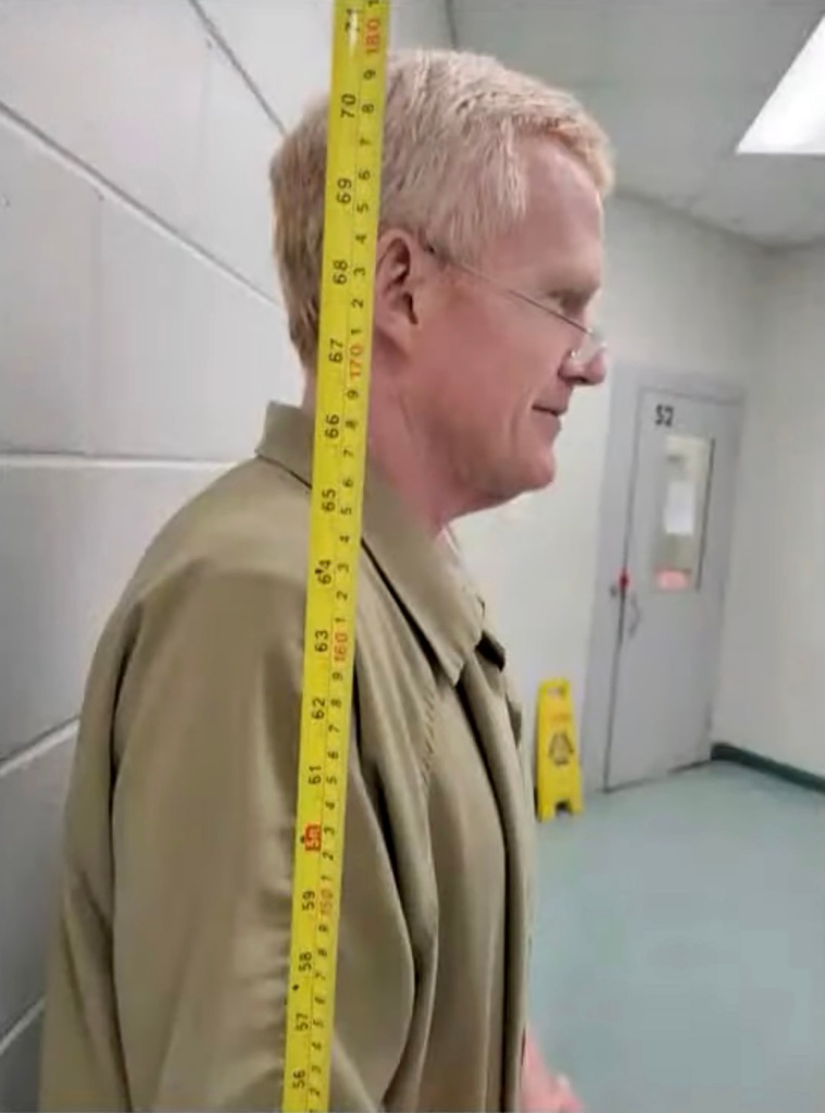 Alex Murdaugh's height measured for evidence. 