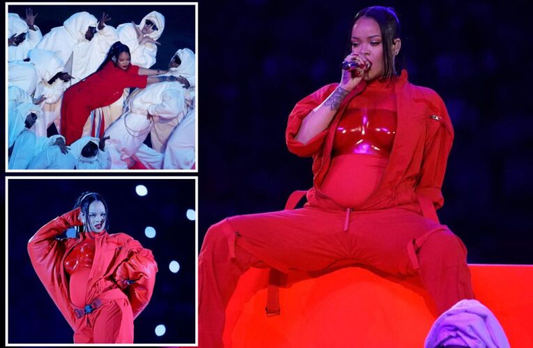 Rihanna’s sexy Super Bowl show gets FCC complaints