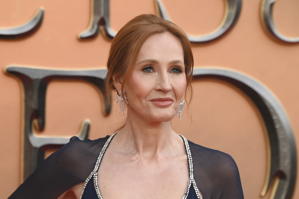 Rowling, who appeared on a brand-new podcast entitled "The Witch Trials of J.K. Rowling," also claimed that Arantes, 54, also threatened to burn the pages of the unpublished manuscript if she decided to leave him.