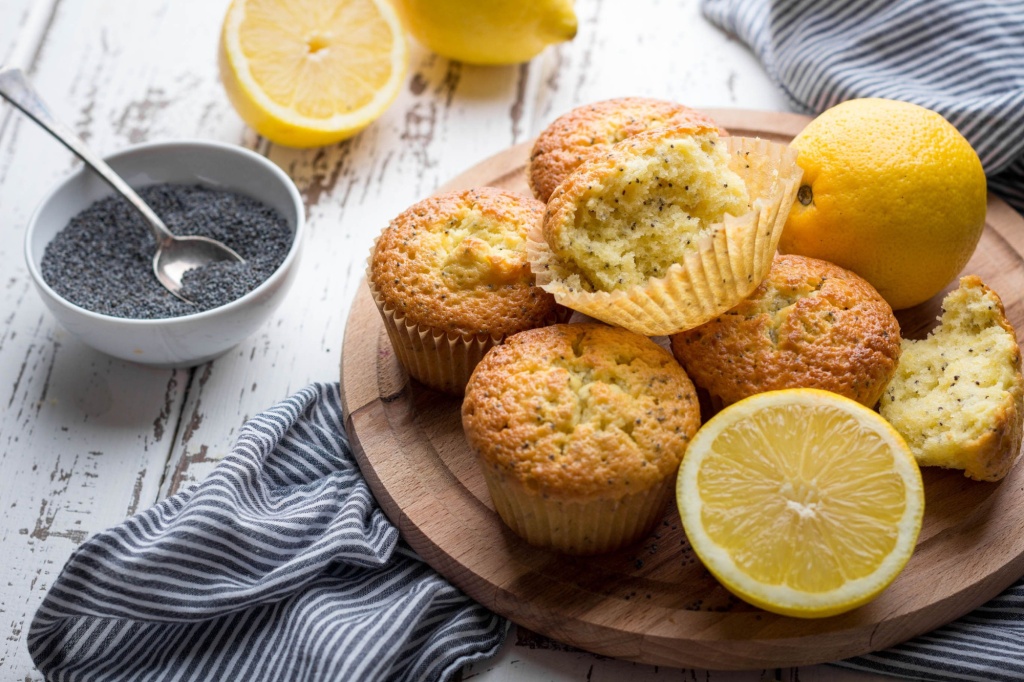 Lemon poppy seed muffin 