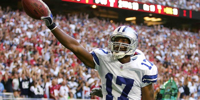 Sam Hurd of the Dallas Cowboys celebrates after scoring a touchdown in the first half of a game against the Arizona Cardinals at the University of Phoenix Stadium in Glendale, Arizona, on Nov. 12, 2006.