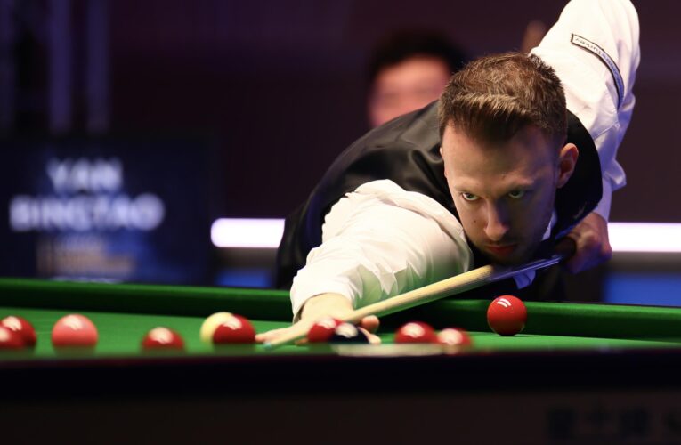 Judd Trump bizarrely sinks white without touching another ball in Six Red World Championship match