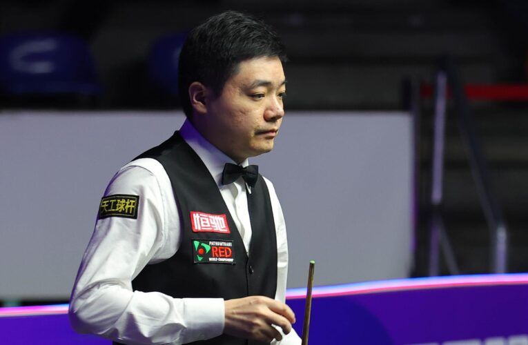 Ding Junhui beaten by Xu Si at WST Classic to dent hopes of qualifying for Tour Championship, Mark Selby wins