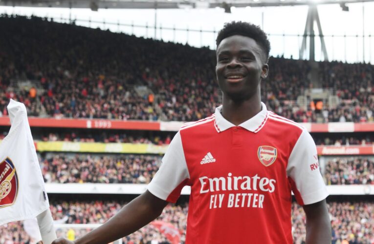 Arsenal 4-1 Crystal Palace: Bukayo Saka scores two as Gunners open up eight-point lead over Manchester City