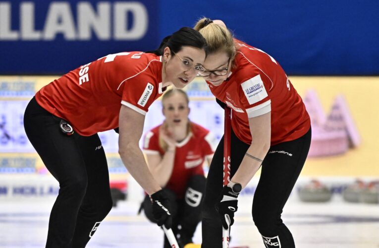 Switzerland leave it late to remain unbeaten in World Curling Championships with win over Canada