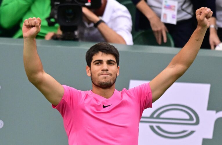 Carlos Alcaraz outclasses Facundo Bagnis to ensure Miami Open title defence gets off to perfect start