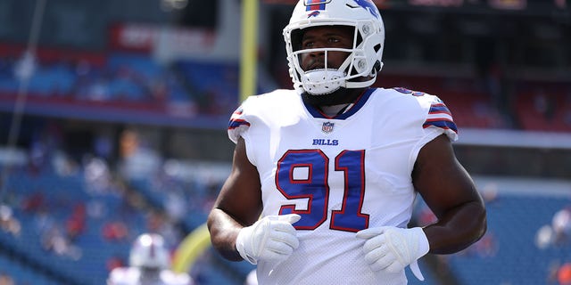 Ed Oliver #91 of the Buffalo Bills warms up prior to a game against the Green Bay Packers at Highmark Stadium on August 28, 2021 in Orchard Park, New York. 