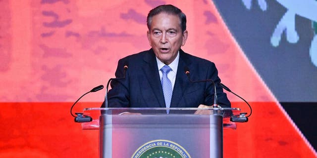 Panama's President Laurentino Cortizo delivers a speech during the opening of the Our Ocean Conference at the Panama Convention Centre in Panama City on March 2, 2023. - Leaders gather in Panama to discuss the world's oceans and the multiple threats they face, from climate change and pollution to overfishing and mining. About 600 government officials, businesspeople, environmental activists and academics are expected to rub shoulders at the two-day Our Ocean conference in the Central American country. 