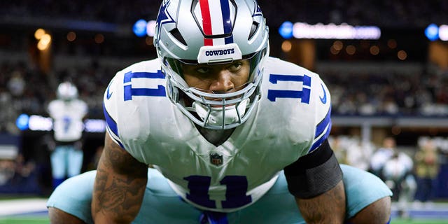 Micah Parsons of the Dallas Cowboys warms up before the Indianapolis Colts game on Dec. 4, 2022, in Arlington, Texas.