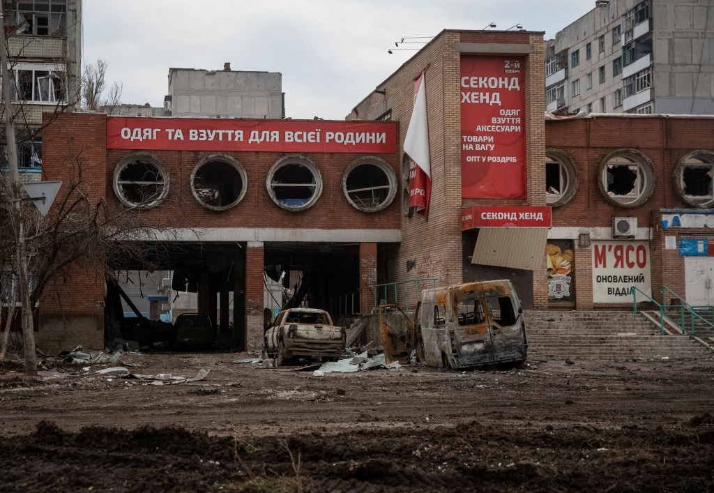 A general view shows an empty street and buildings damaged by a Russian military strike, as Russia's attack on Ukraine continues, in the front line city of Bakhmut, Ukraine March 3, 2023.