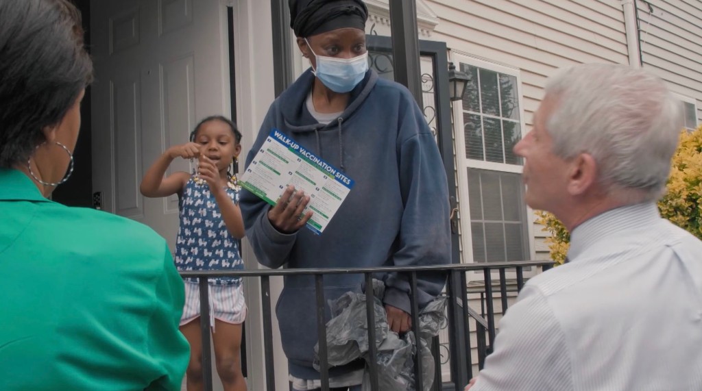 Dr. Anthony Fauci and DC Mayor Muriel Bowser meet residents in effort to promote vaccine