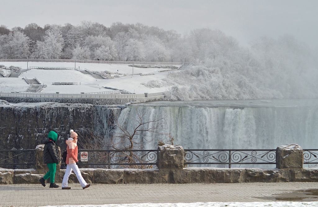Visitors at Niagara Falls