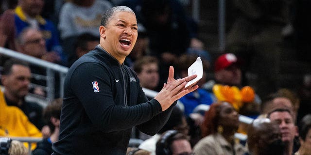 LA Clippers head coach Ty Lue in the first quarter against the Indiana Pacers at Gainbridge Fieldhouse in Indianapolis Dec. 31, 2022.