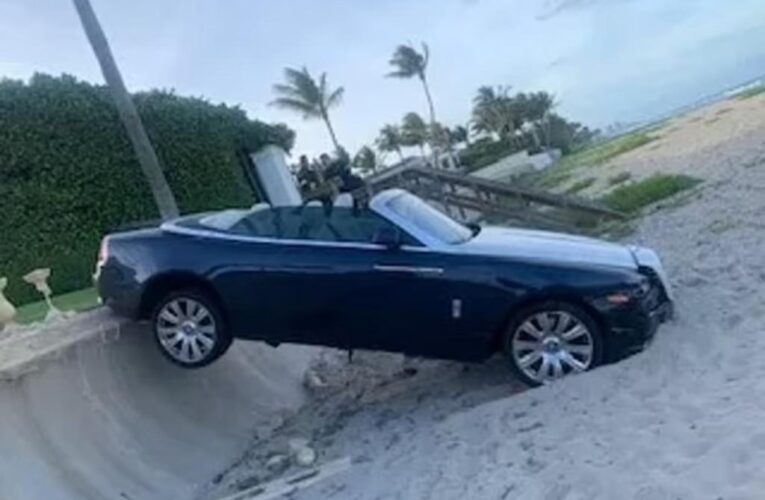 Florida woman crashes Rolls Royce, topples Palm Beach statue