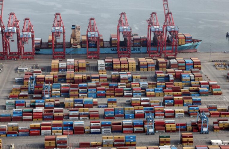 West Coast port workers blamed for LA, Long Beach closings
