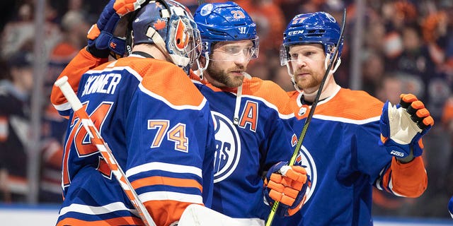 Oilers celebrate their Game 2 win