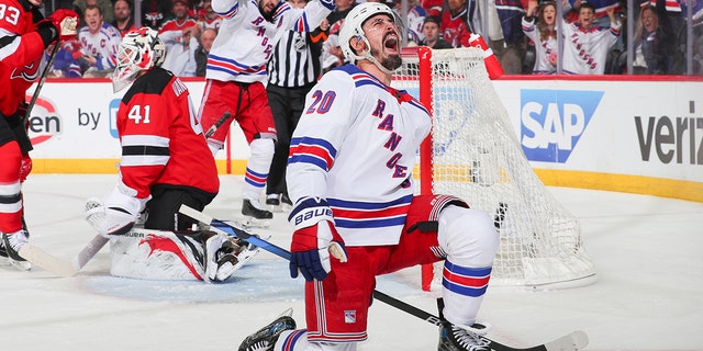 Chris Kreider celebrates goal