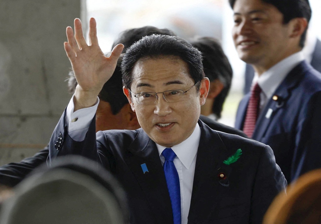 Japanese Prime Minister Fumio Kishida attends his outdoor speech at Saikazaki fishing port in Wakayama,Wakayama Prefecture, south-western Japan April 15, 2023,