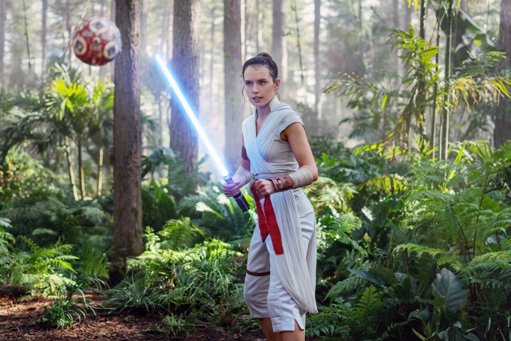 Daisy Ridley is returning to play Rey in yet another "Star Wars" movie.