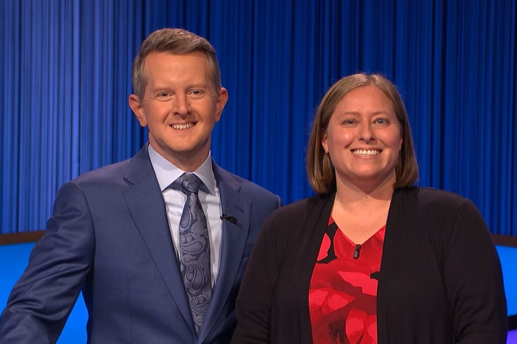 "Jeopardy!" host Ken Jennings (left) and Kari Elsila were the subject of an online troll who claimed both the contestant and host were wrong about an answer's punctuation.