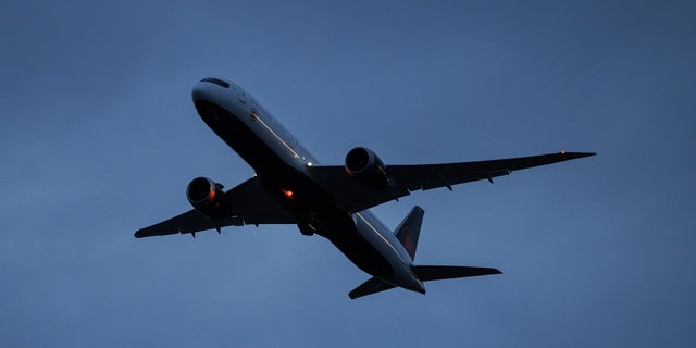 Plane takes off from Toronto airport