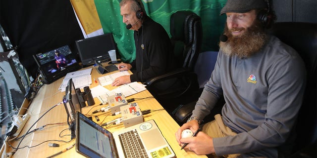 Glen Kuiper and Dallas Braden call a game