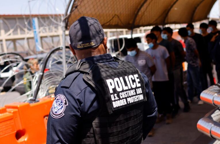 Mexico stops issuing travel docs, adding to migration chaos