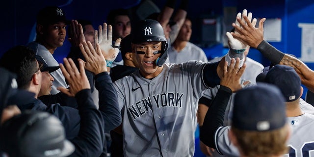 Aaron Judge celebrates home run