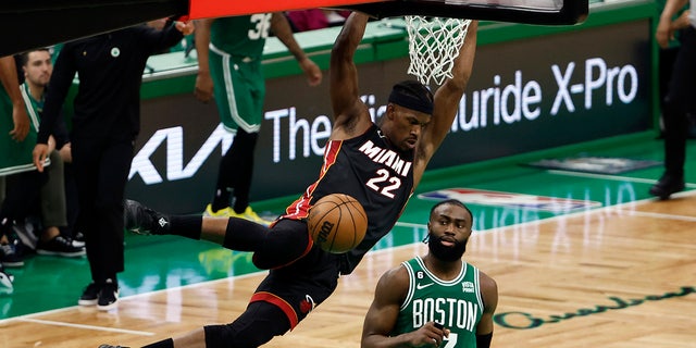 Jimmy Butler dunk