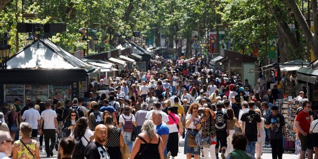 tourists Barcelona