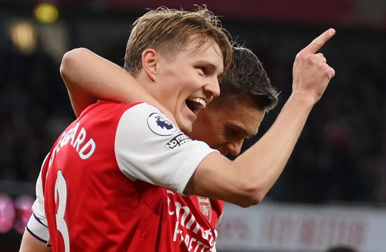 Arsenal 3-1 Chelsea: Martin Odegaard scores twice as Gunners move above Man City at top of table