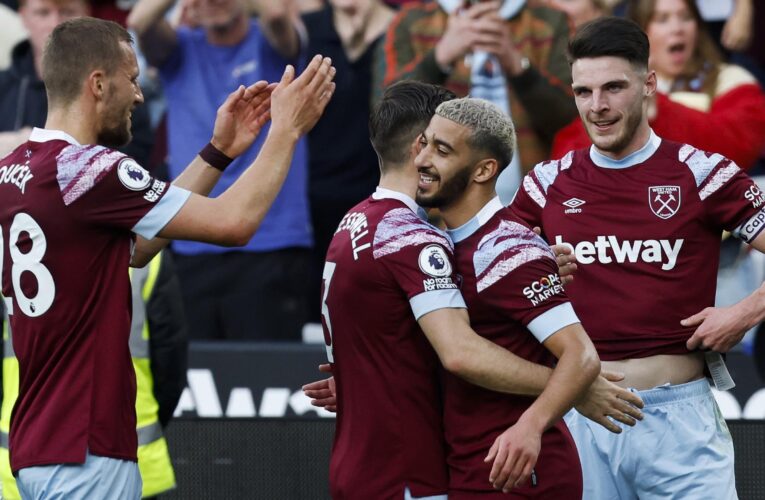 West Ham 1-0 Manchester United: David De Gea howler sees United stumble in Premier League top-four race