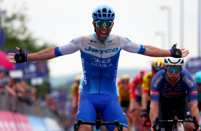 Giro d’Italia 2023: Michael Matthews darts to Stage 3 win as Remco Evenepoel makes small GC gain