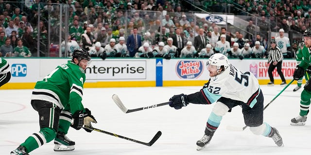 Tye Kartye scores on the Dallas Stars