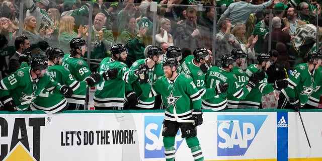 Joe Pavelski celebrates scoring a goal