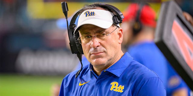 Pat Narduzzi on the sidelines