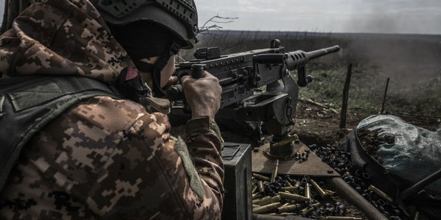 Ukraine soldiers fire on front lines