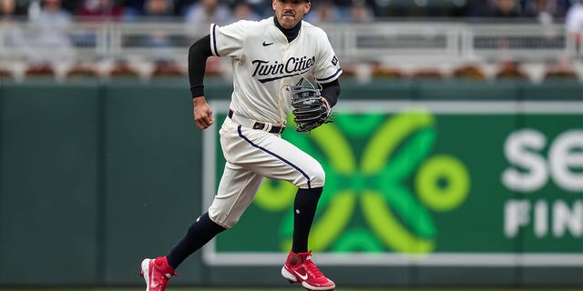 Carlos Correa plays against the Royals