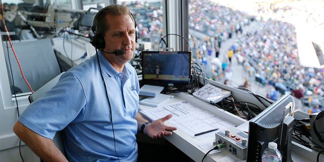 Glen Kuiper calls an A's game