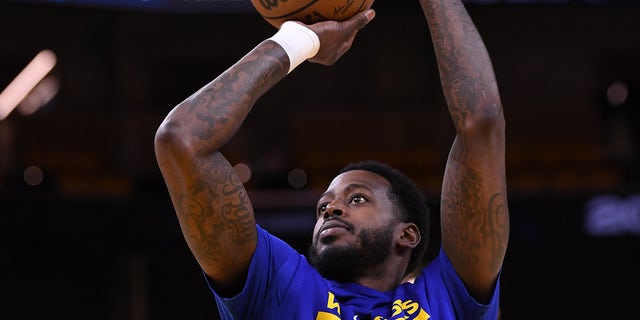 JaMychal Green shoots pre-game